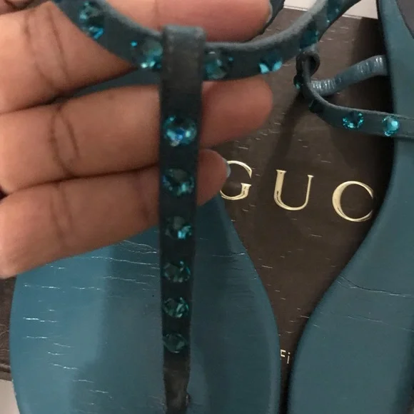 Gucci t-strap sandals - Picture 2 of 12